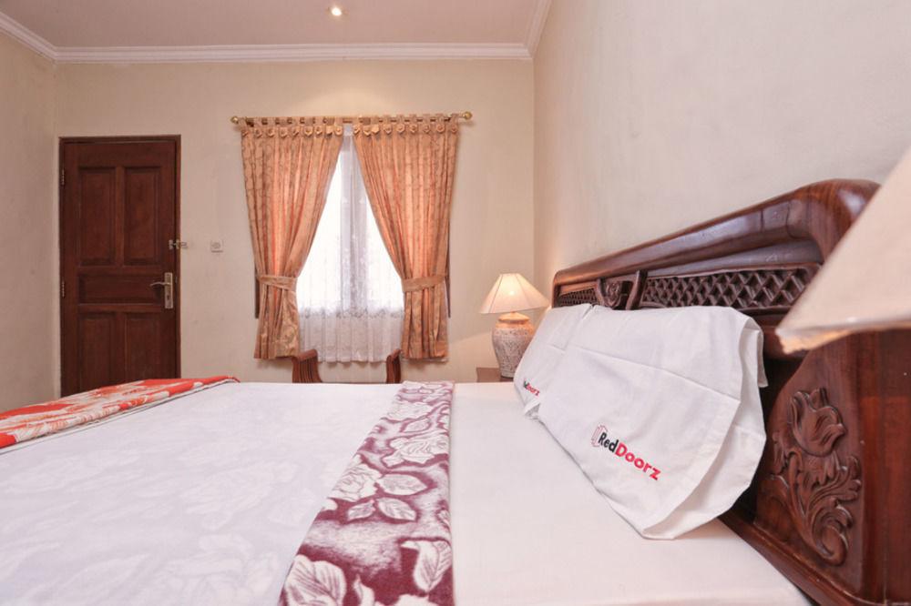 Reddoorz @ Legian Street Hotel Kuta Lombok Buitenkant foto